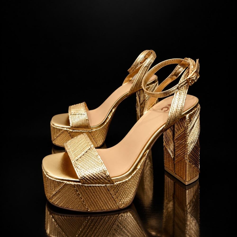 I.N.C. International Concepts Cindyy Gold Platform Heels Women's 9M NEW